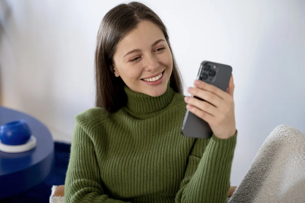 Tem como ter WhatsApp com eSIM? Saiba como funciona e como usar